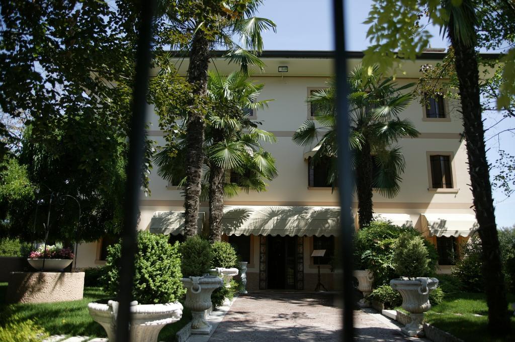 ホテル Il Cecchini Pasiano di Pordenone エクステリア 写真